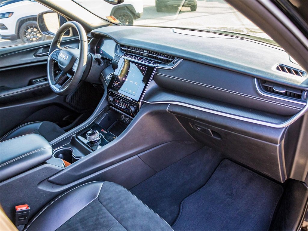 Used 2024 Jeep Grand Cherokee L Laredo image 13