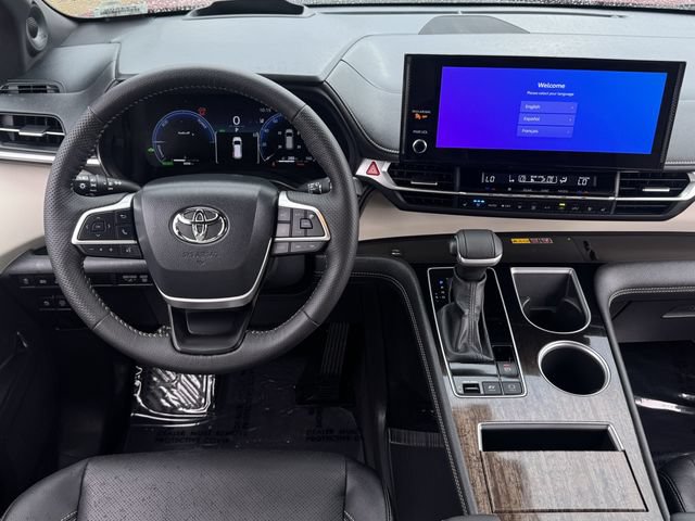 Used 2026 Toyota Sienna Platinum AWD/4WD image 11