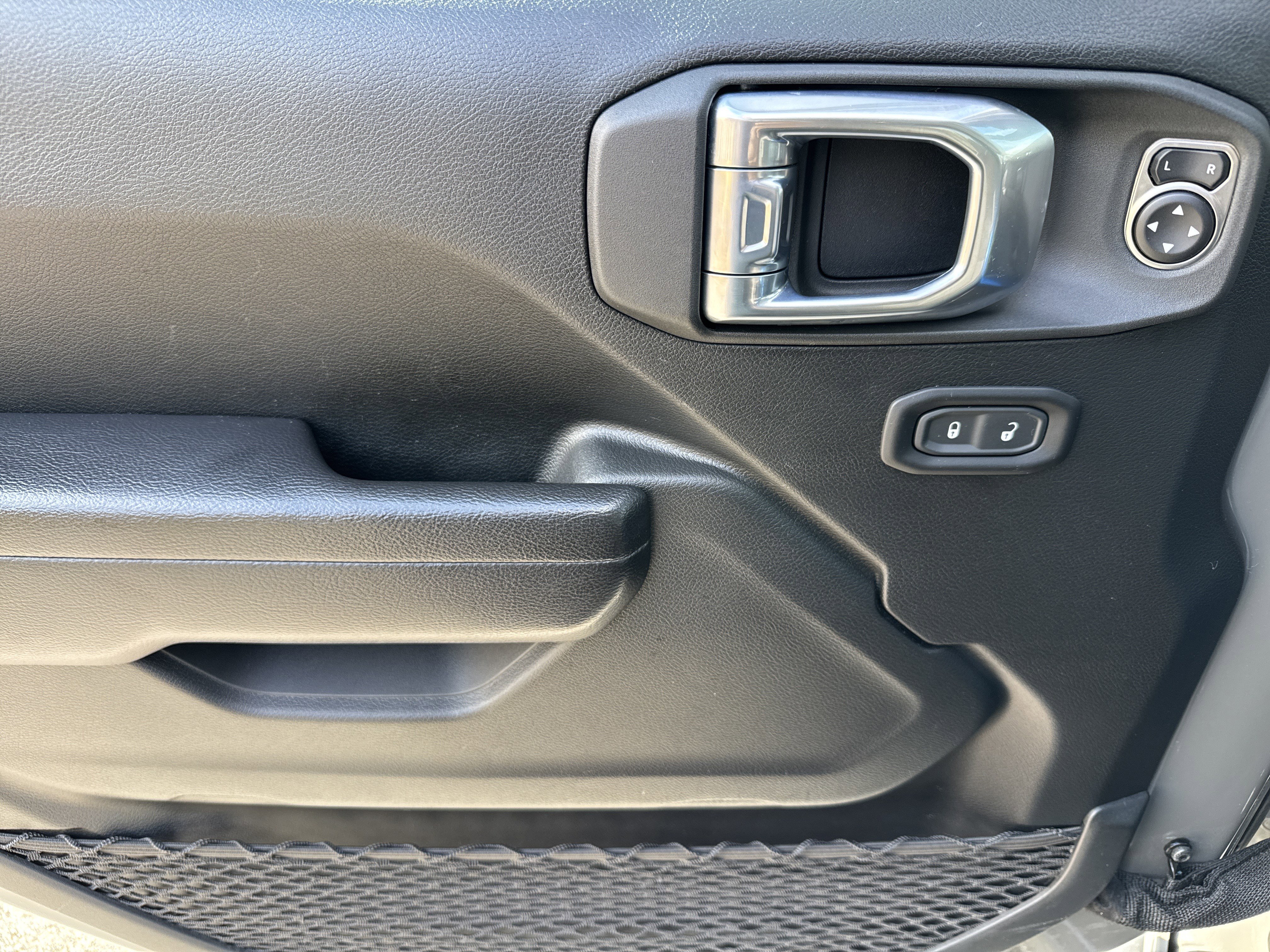 Used 2021 Jeep Gladiator Sport image 14