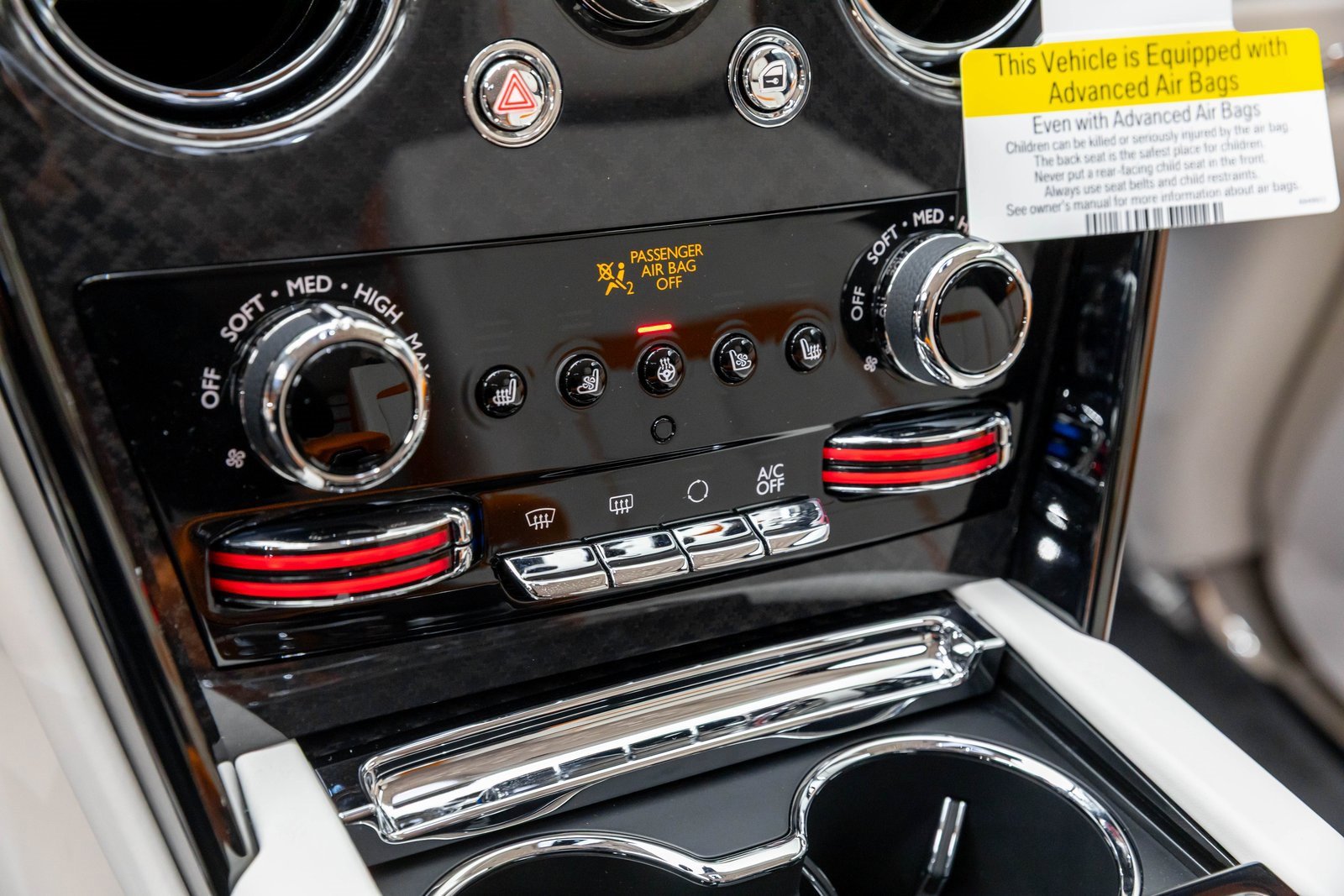 New 2026 Rolls-Royce Cullinan Black Badge image 27