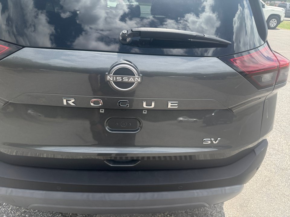 Certified 2022 Nissan Rogue SV FWD image 18