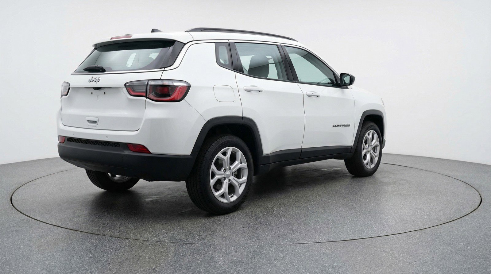 Used 2025 Jeep Compass Latitude image 9