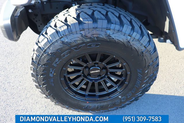 Used 2024 Jeep Wrangler Sahara image 30