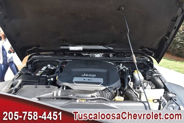 Used 2018 Jeep Wrangler Unlimited Rubicon w/ Connectivity Group AWD/4WD image 35