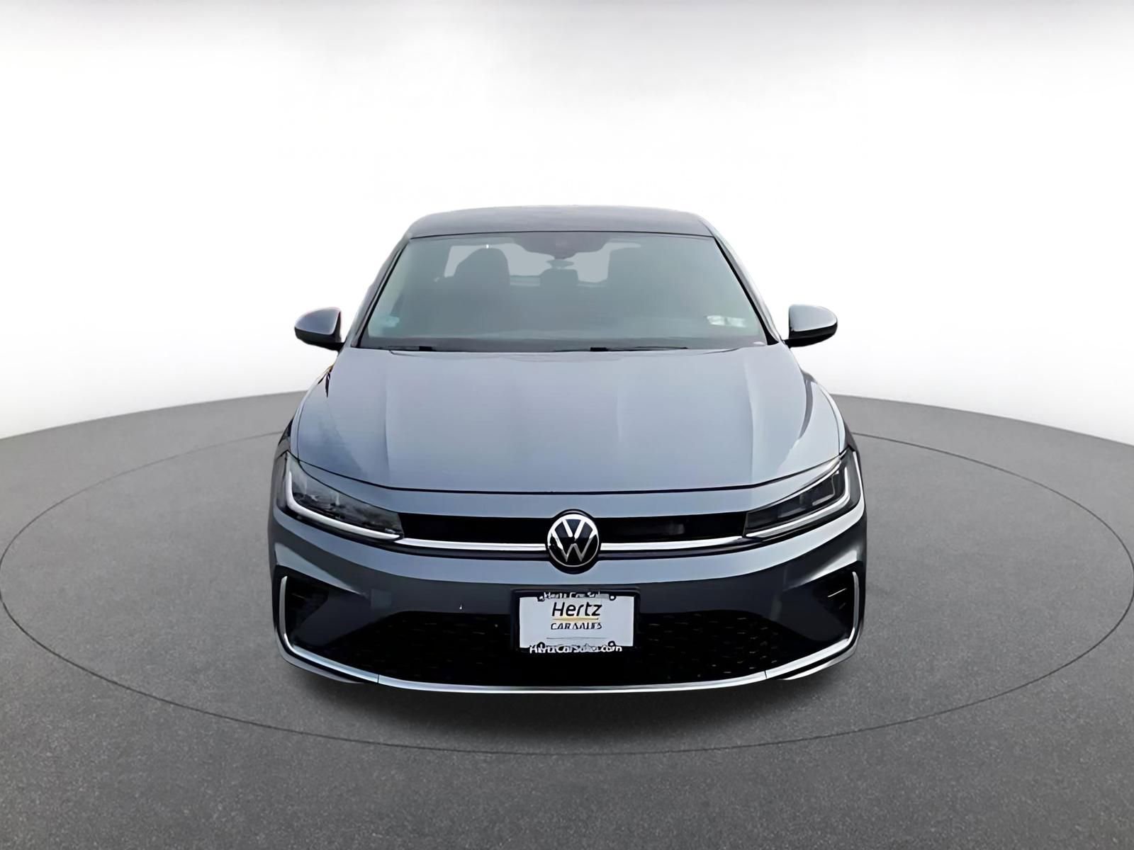 Used 2025 Volkswagen Jetta SE image 6