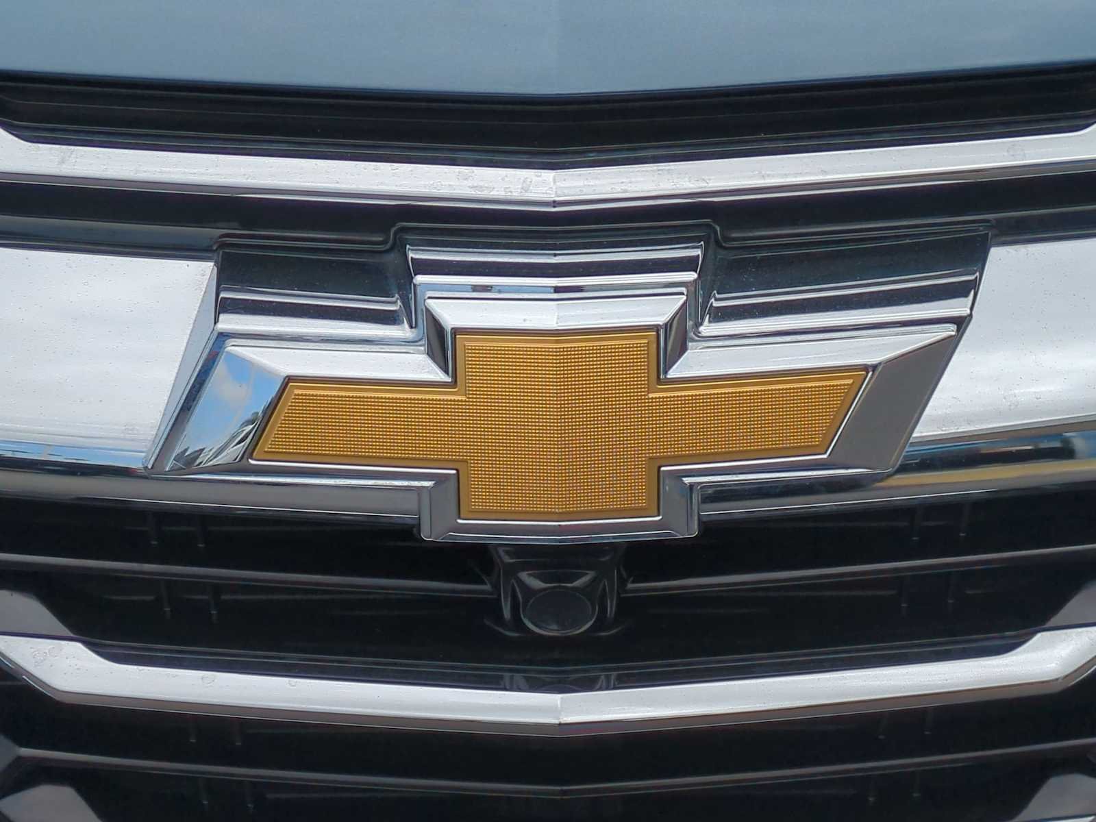 Used 2025 Chevrolet Equinox LT FWD image 8