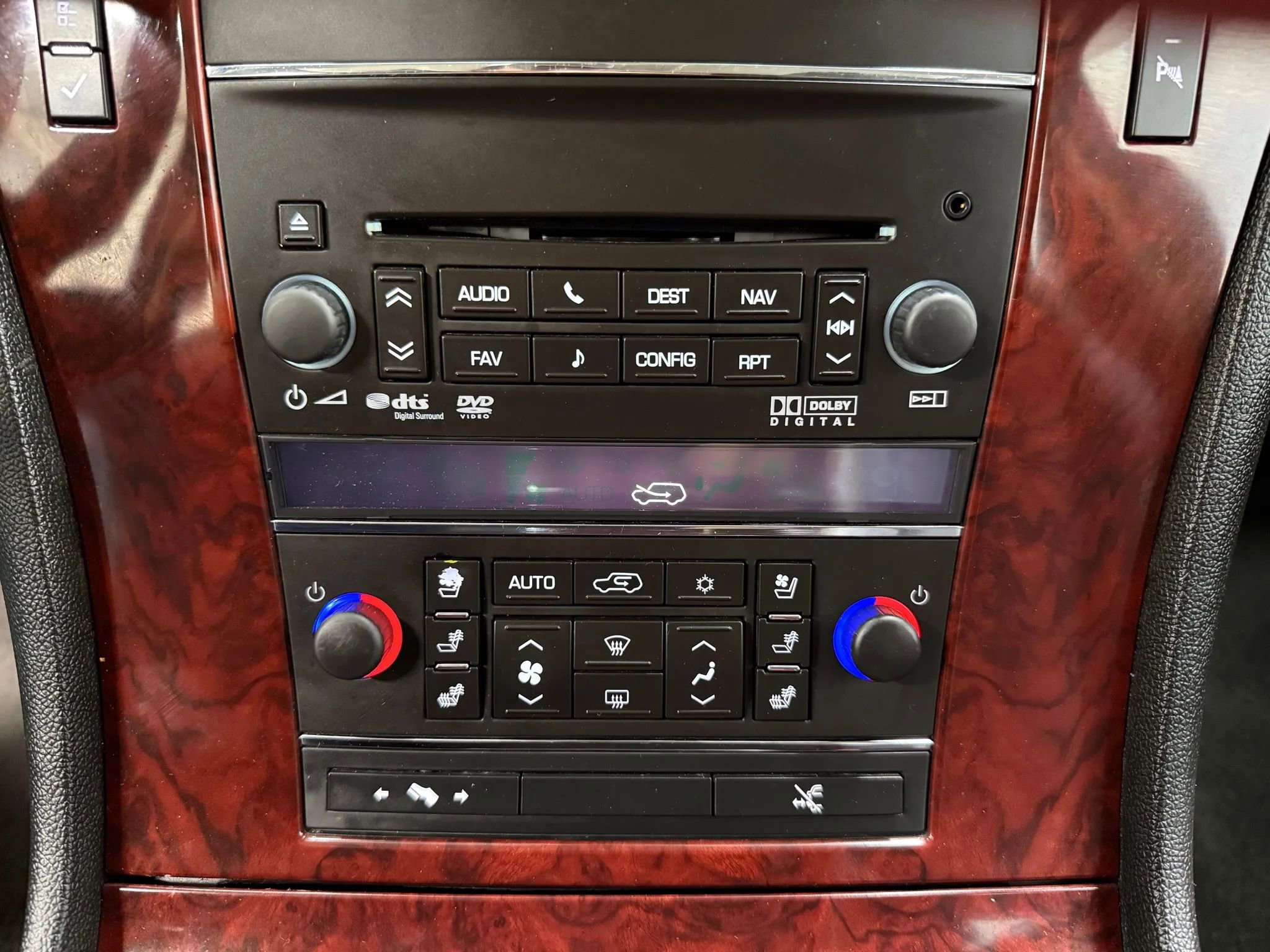 Used 2012 Cadillac Escalade EXT Premium image 24