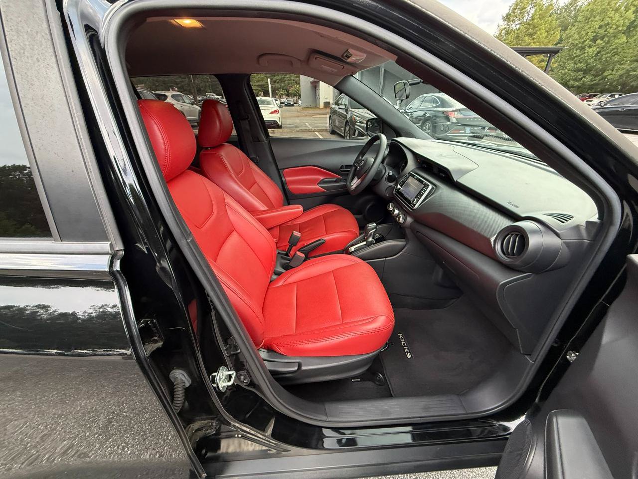 Used 2018 Nissan Kicks S FWD image 15