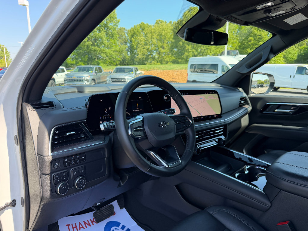 Used 2025 Chevrolet Suburban Z71 AWD/4WD image 30