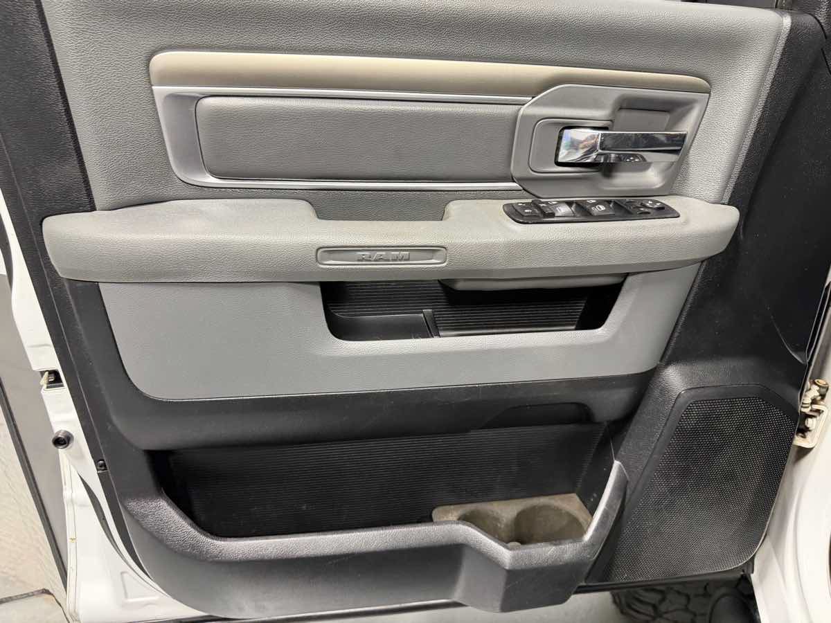 Used 2015 RAM 2500 SLT AWD/4WD image 11