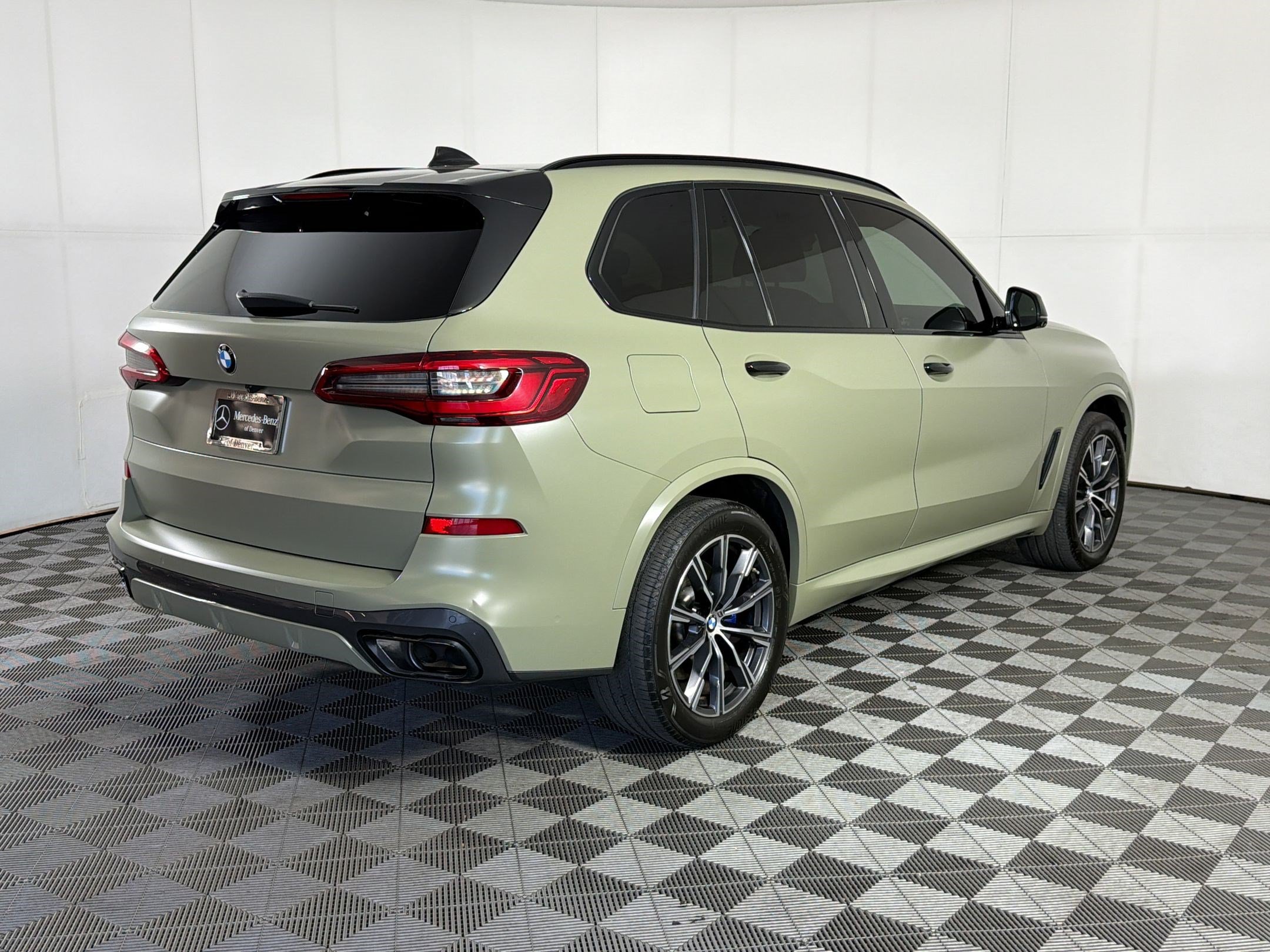 Used 2020 BMW X5 M50i w/ Executive Package AWD/4WD image 9