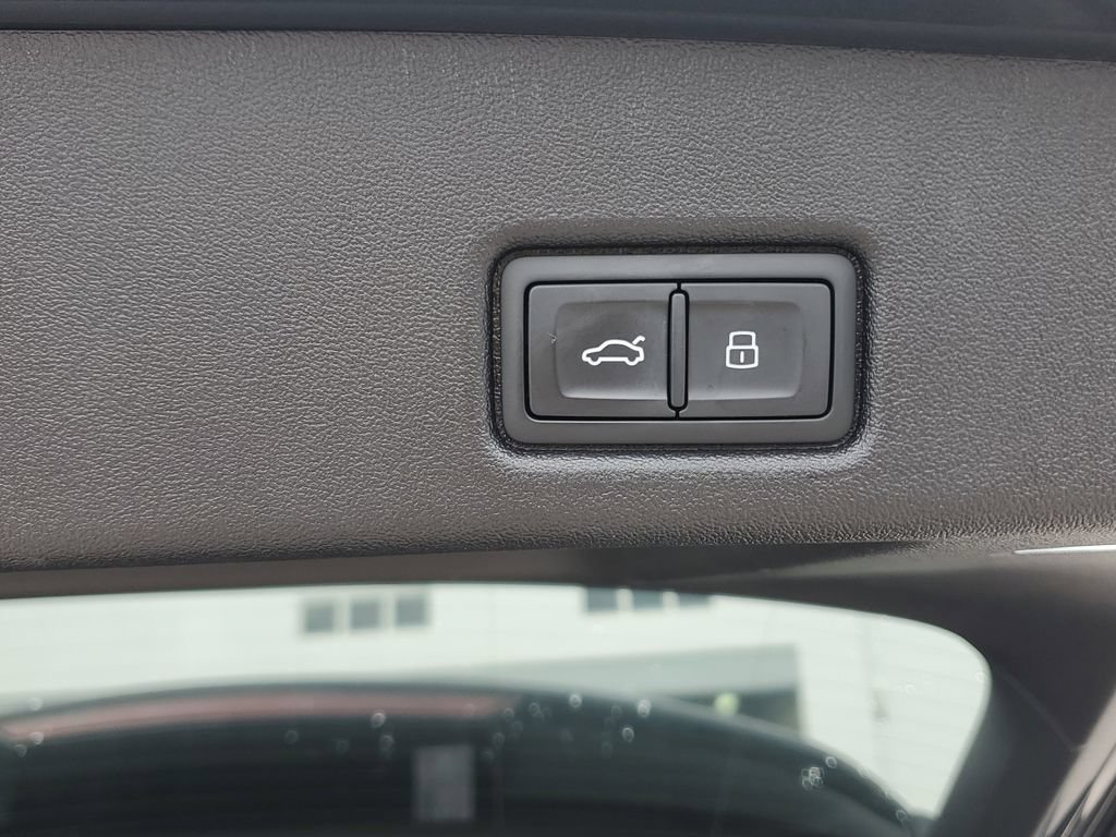 Certified 2025 Audi Q5 Premium w/ Premium Plus AWD/4WD image 16
