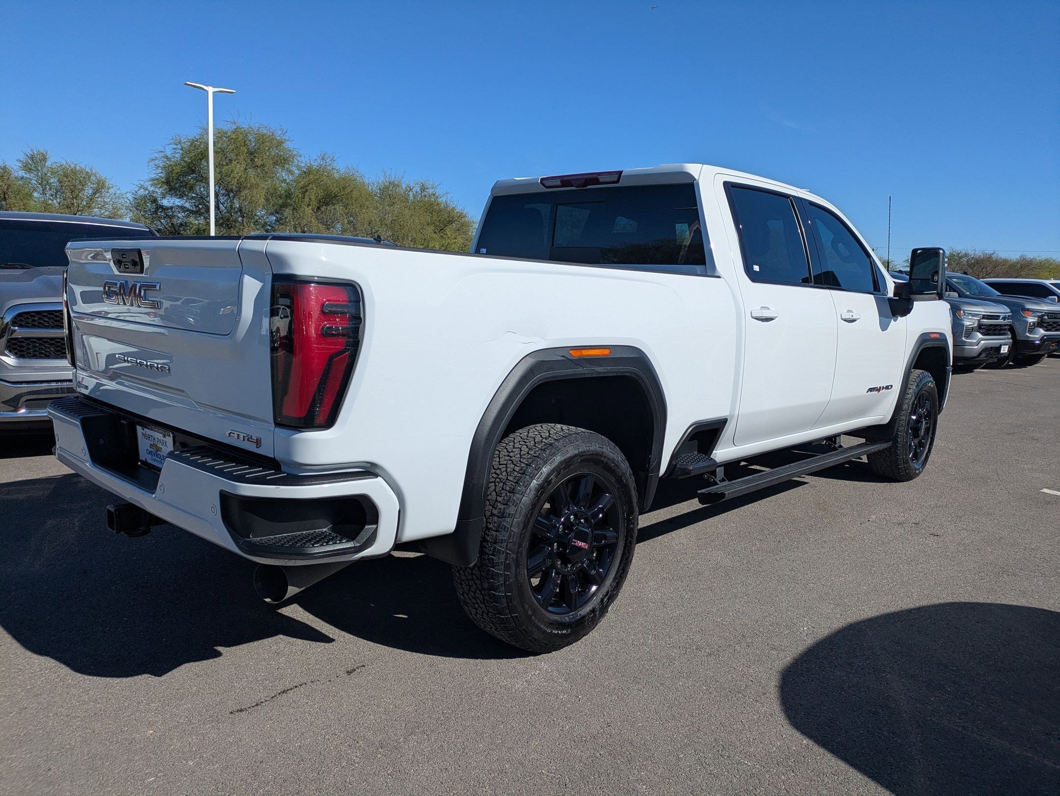 Used 2024 GMC Sierra 2500 AT4 w/ AT4 Premium Plus Package image 2