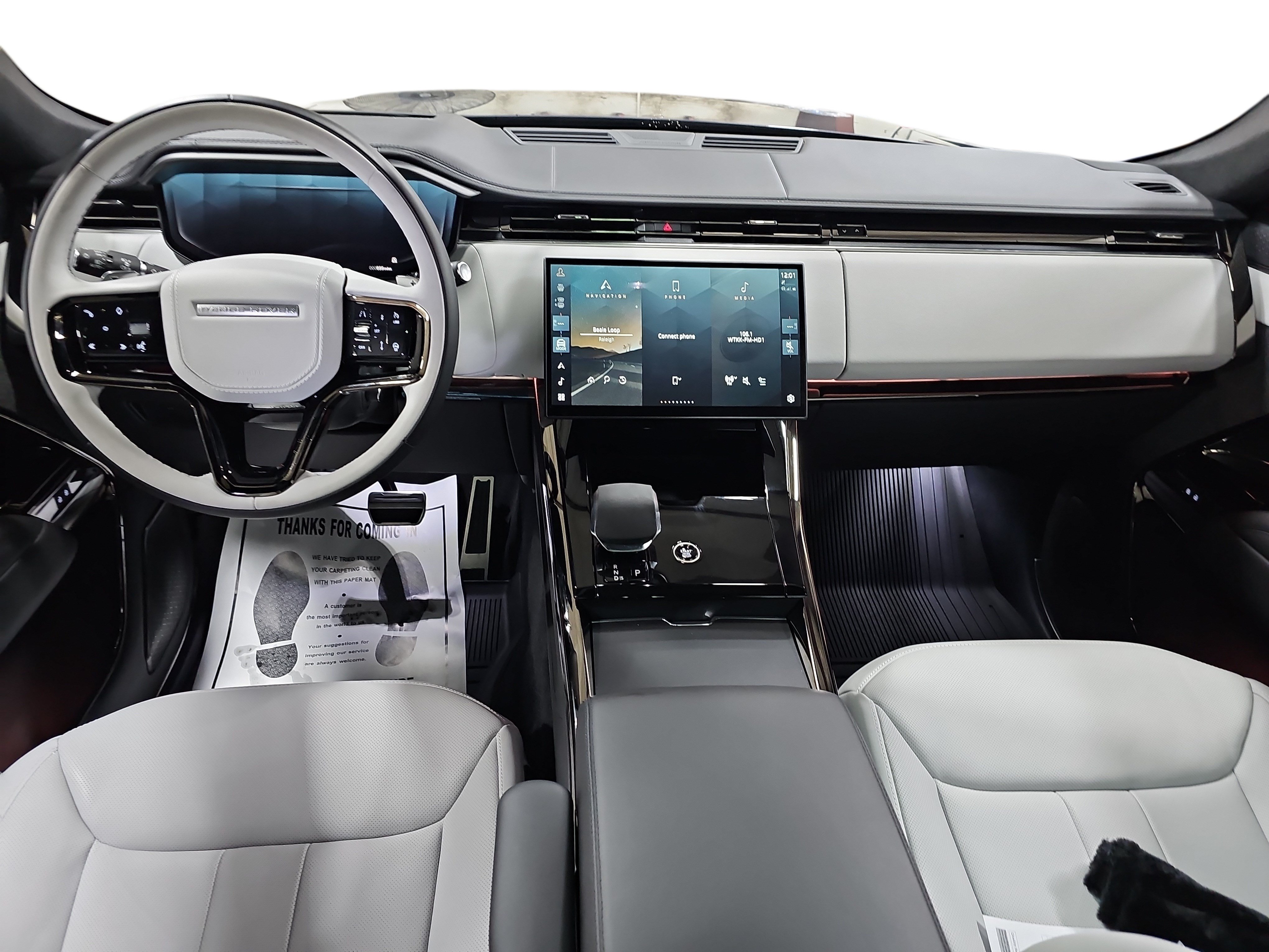 Used 2025 Land Rover Range Rover Sport Autobiography AWD/4WD image 9