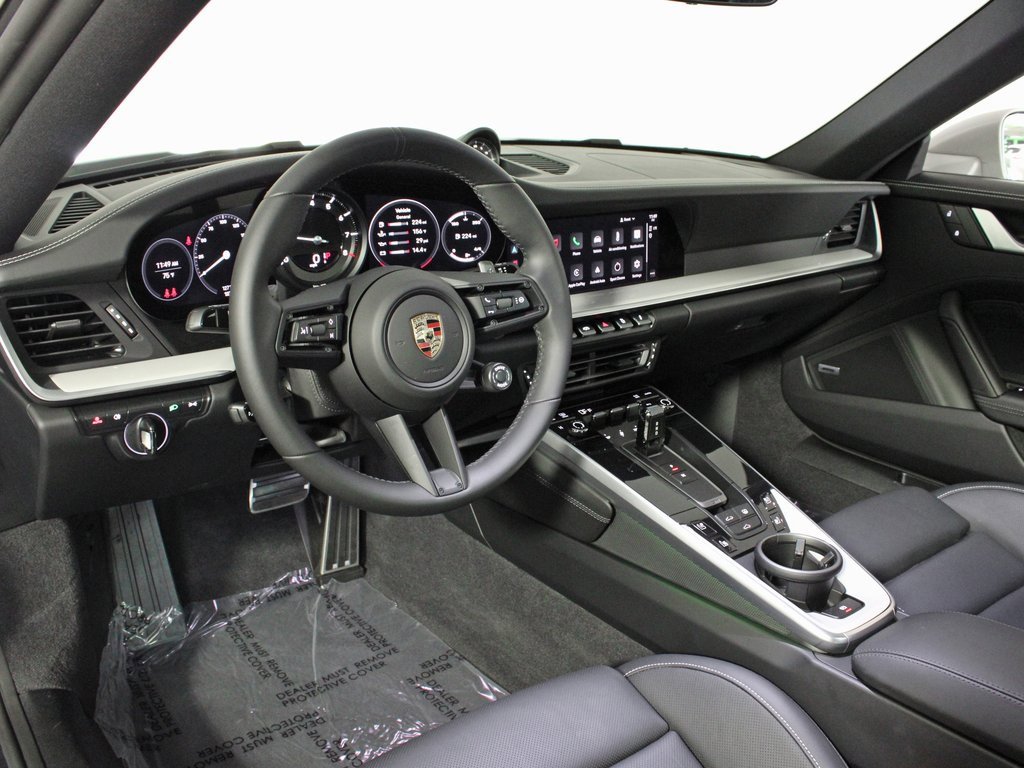 Used 2024 Porsche 911 Carrera 4 image 4