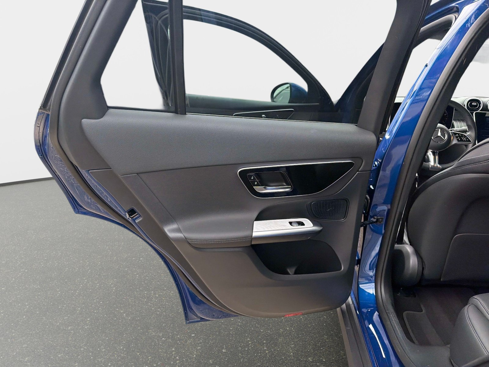 Certified 2026 Mercedes-Benz GLC 300 image 12