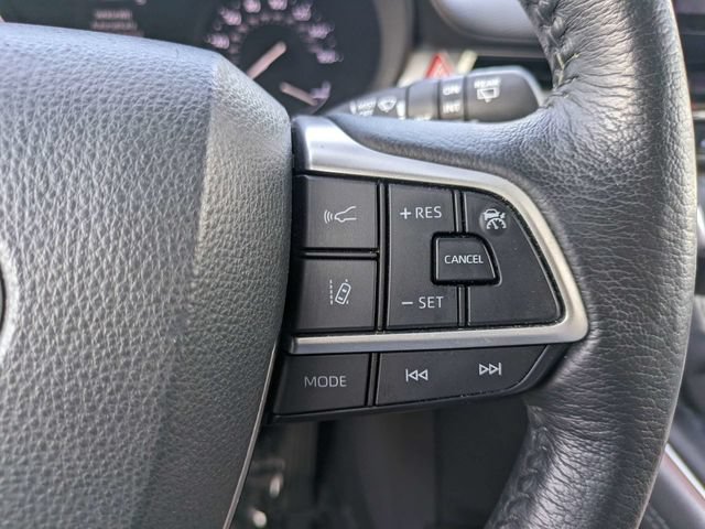 Used 2022 Toyota Sienna XLE FWD image 24