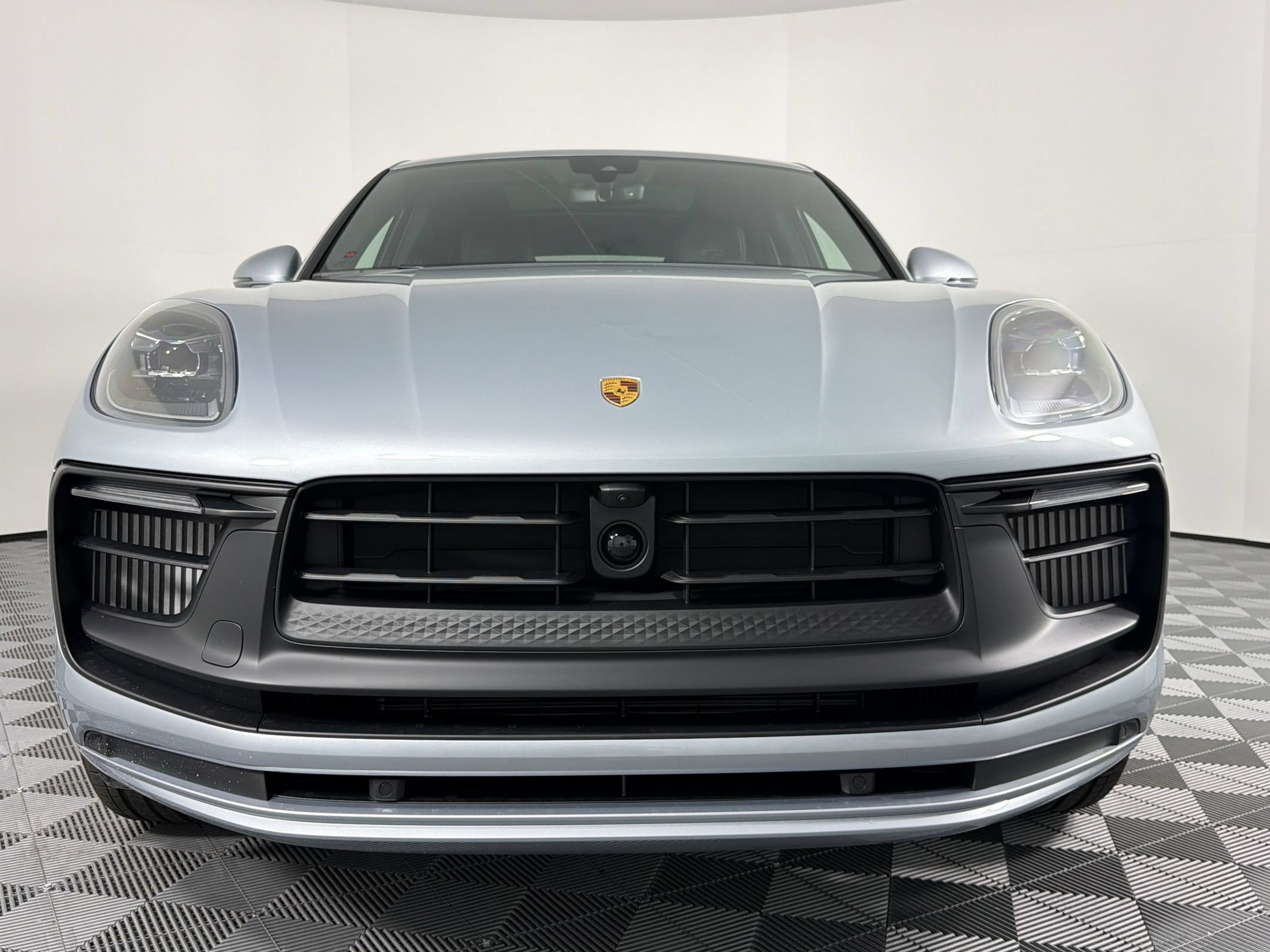New 2026 Porsche Macan GTS AWD/4WD image 6