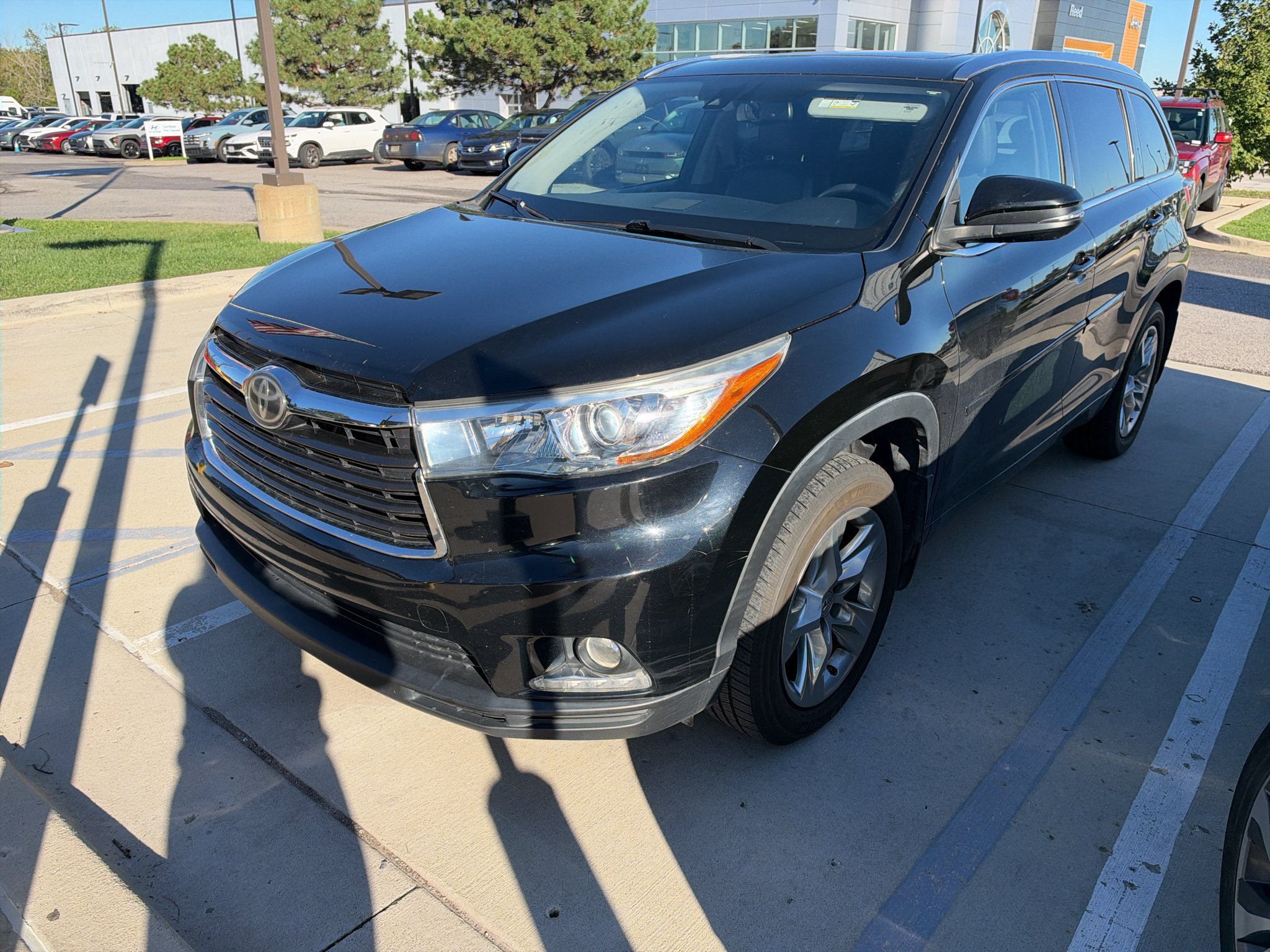 Used 2014 Toyota Highlander Limited Platinum AWD/4WD image 1