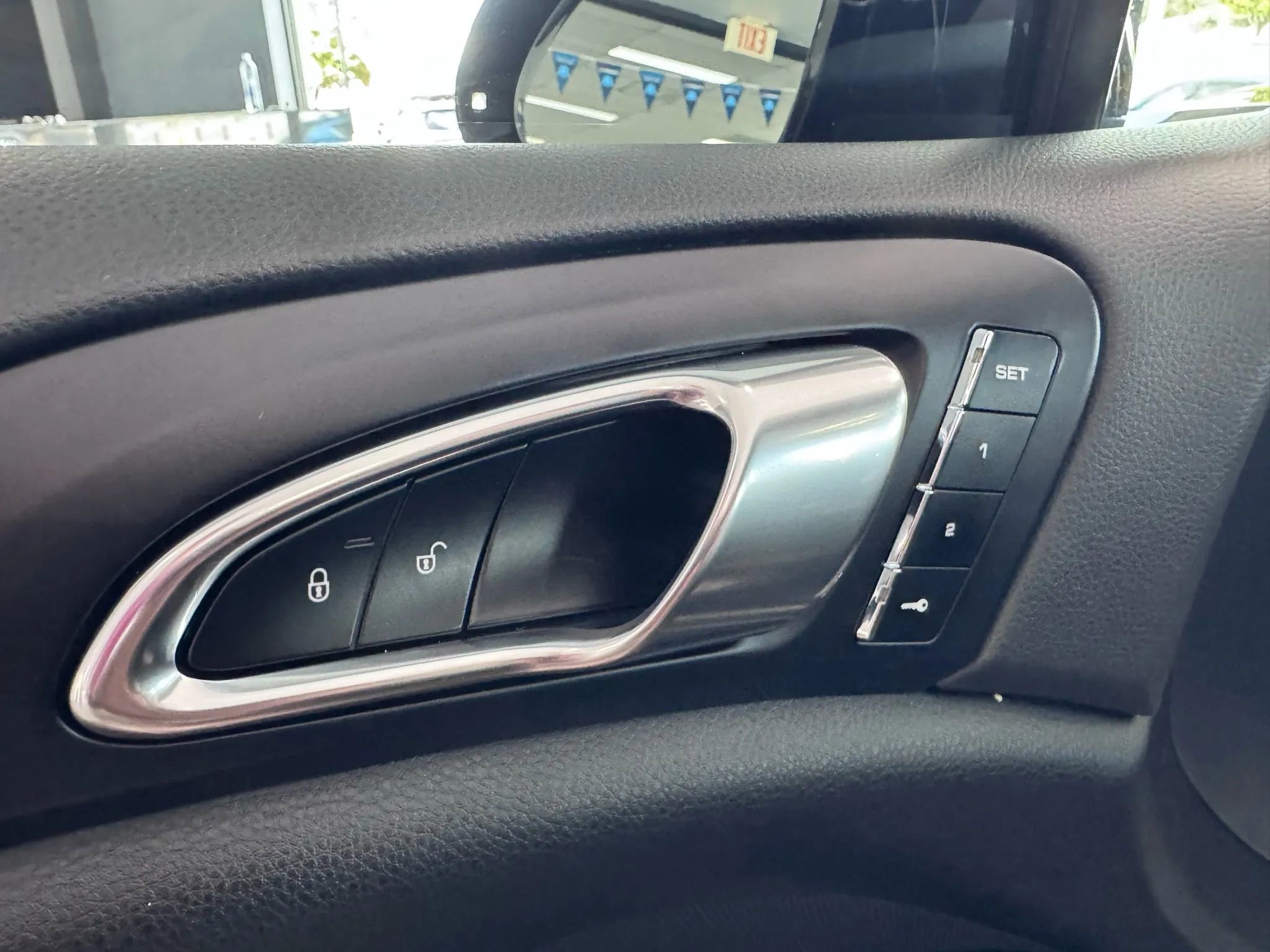 Used 2018 Porsche Cayenne Platinum Edition image 25