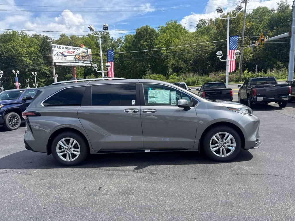New 2026 Toyota Sienna Limited FWD image 4