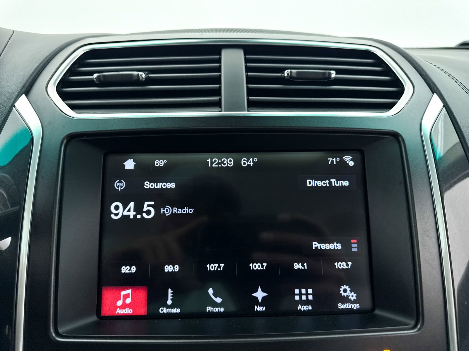 Used 2017 Ford Explorer Platinum image 6