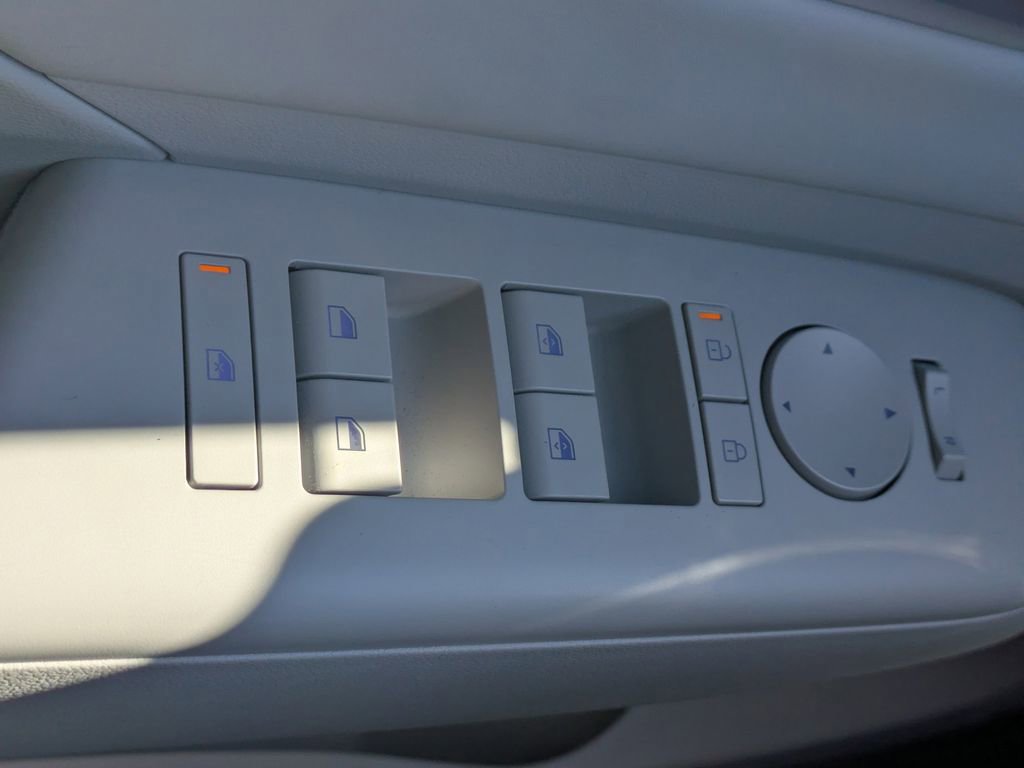 New 2025 Hyundai Kona Limited AWD/4WD image 25