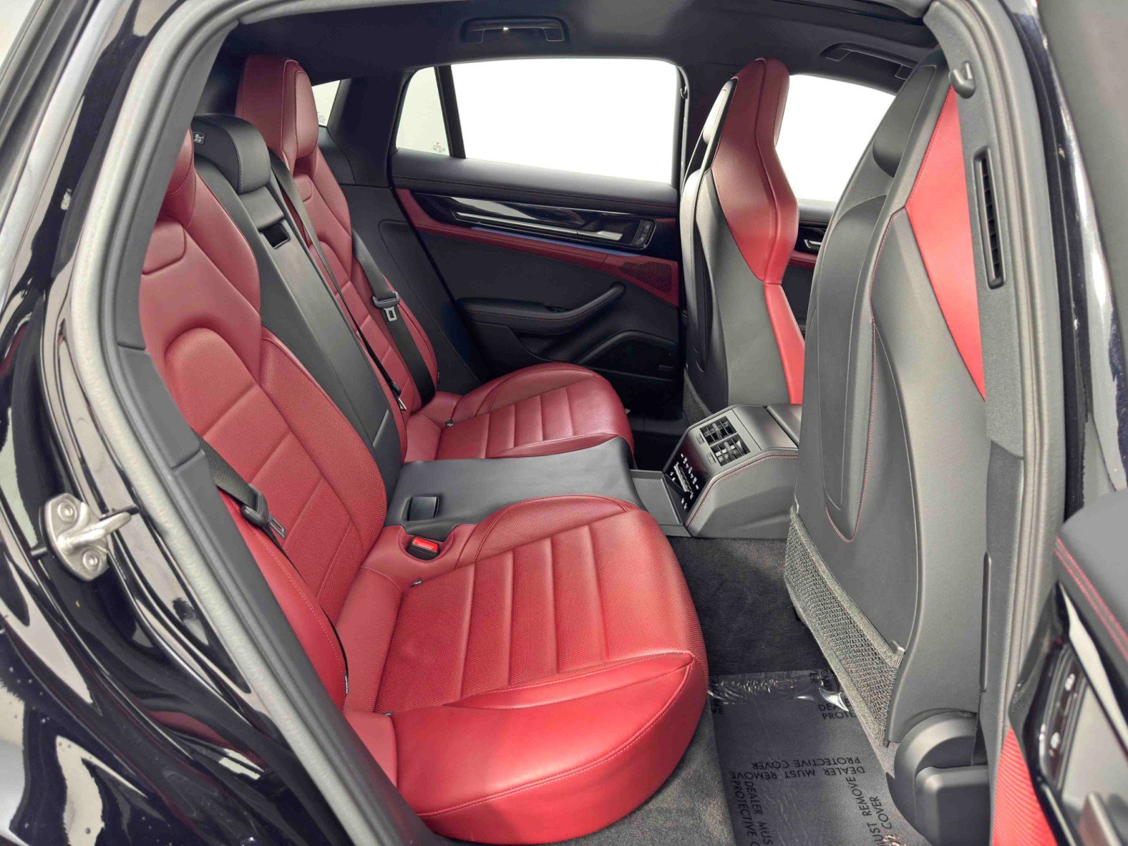 Used 2024 Porsche Panamera image 42