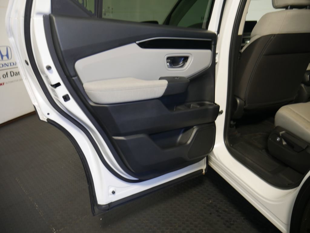Certified 2023 Honda Pilot LX image 12