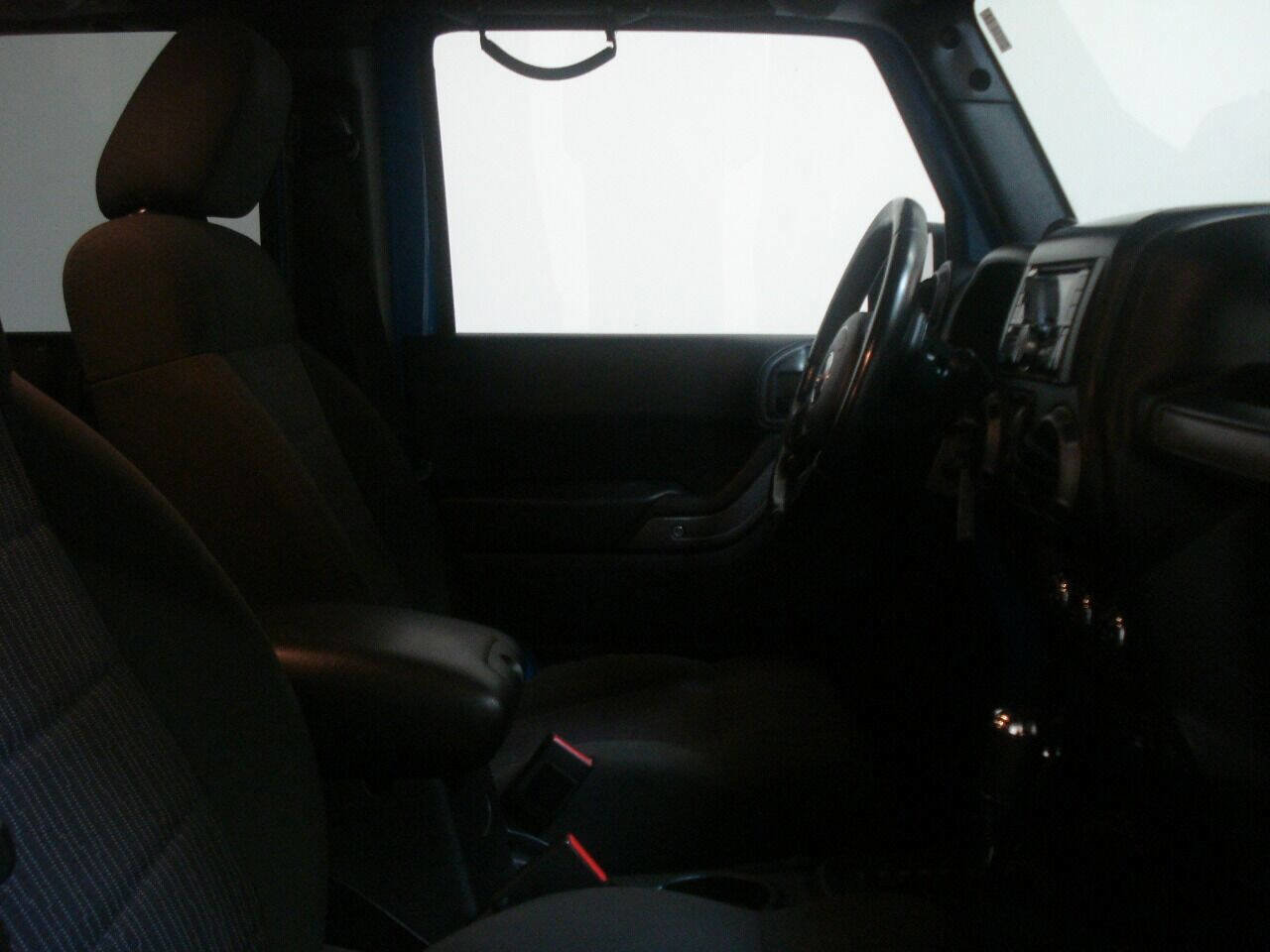 Used 2011 Jeep Wrangler Unlimited Sport image 38