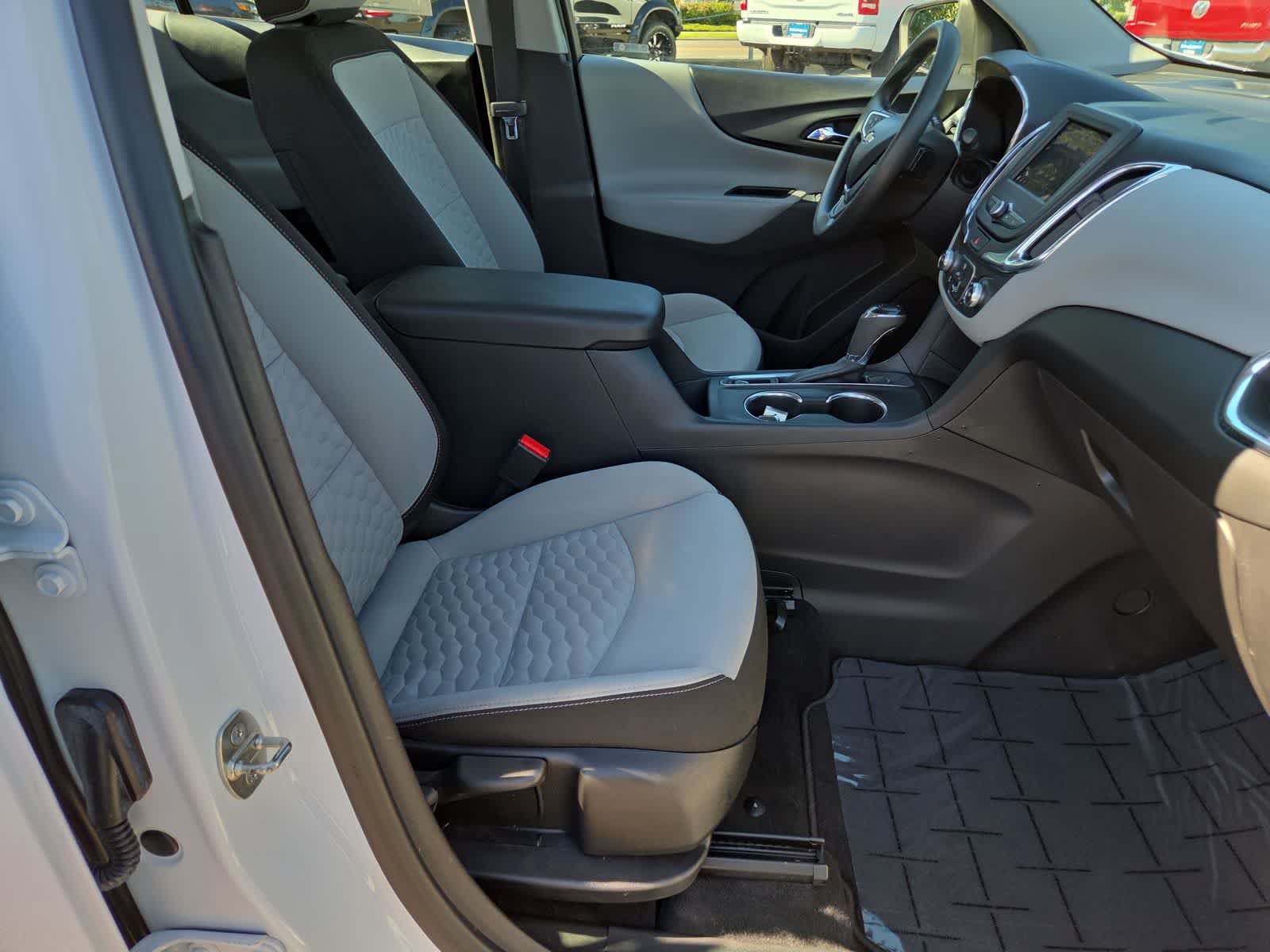 Used 2020 Chevrolet Equinox LS FWD image 22