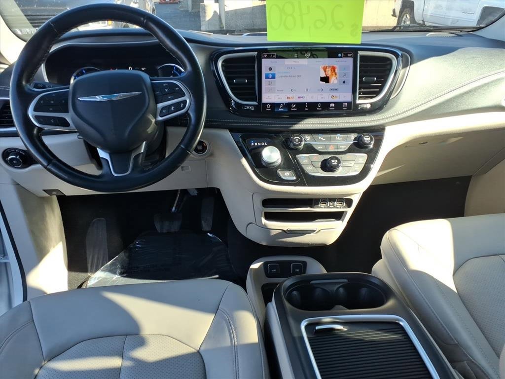 Used 2021 Chrysler Pacifica Touring-L image 8