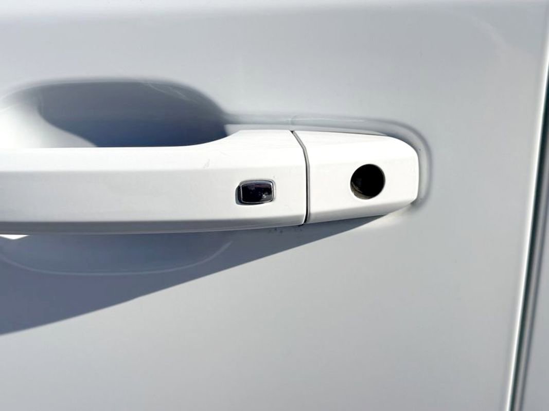 Used 2023 Chevrolet Silverado 1500 LT image 17