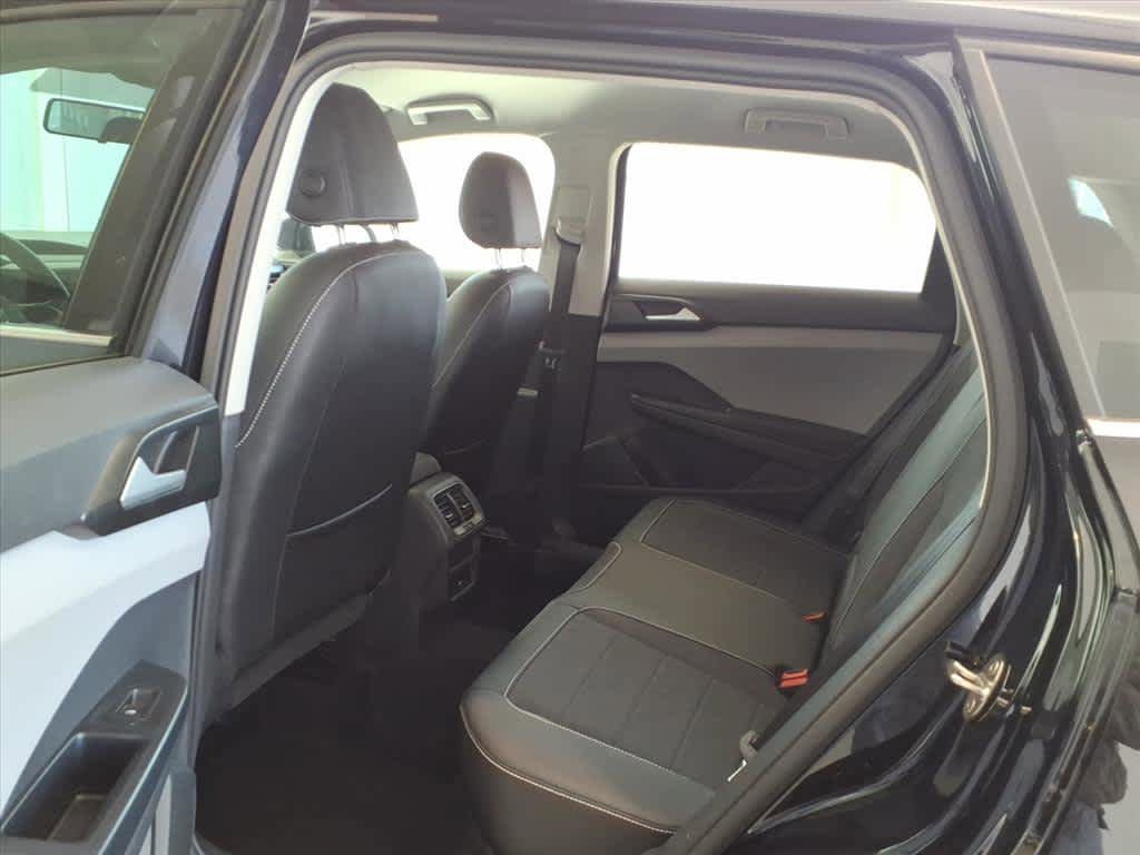 Certified 2022 Volkswagen Taos SE FWD image 16