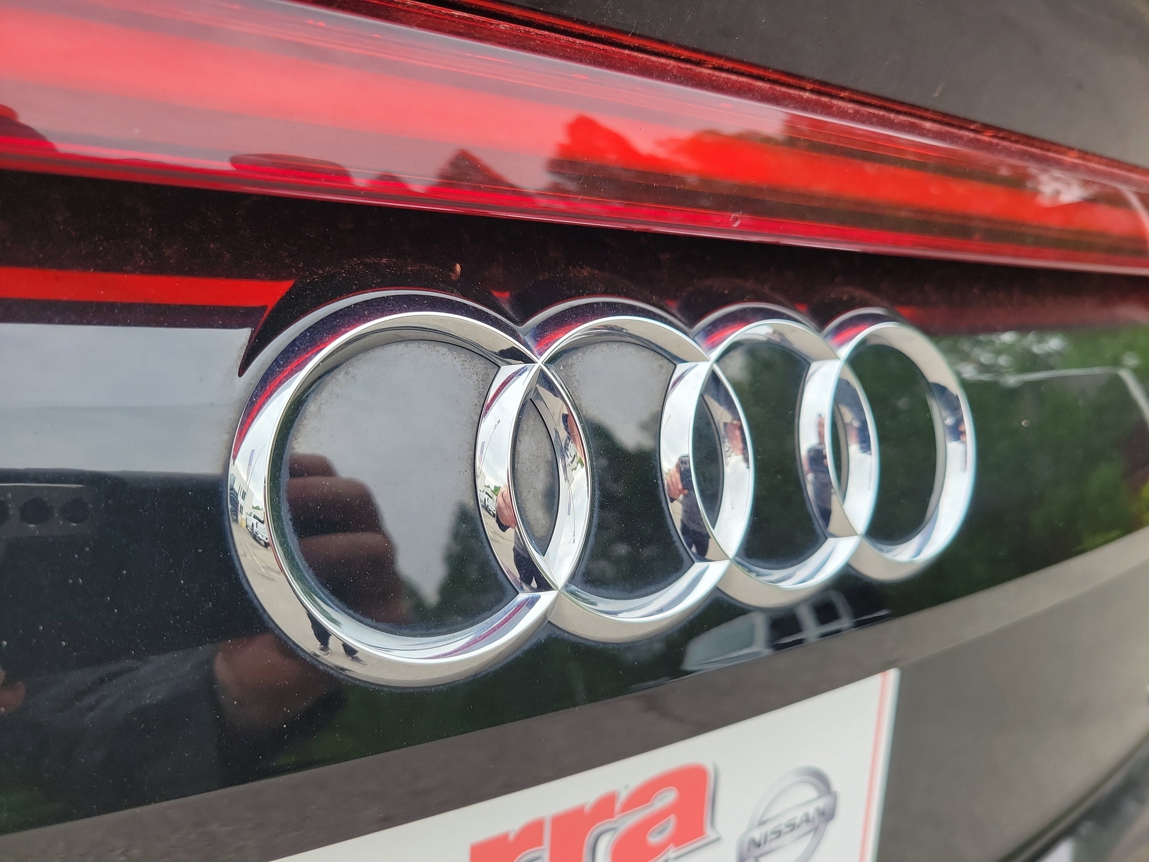 Used 2019 Audi Q8 Prestige w/ Luxury Package AWD/4WD image 27