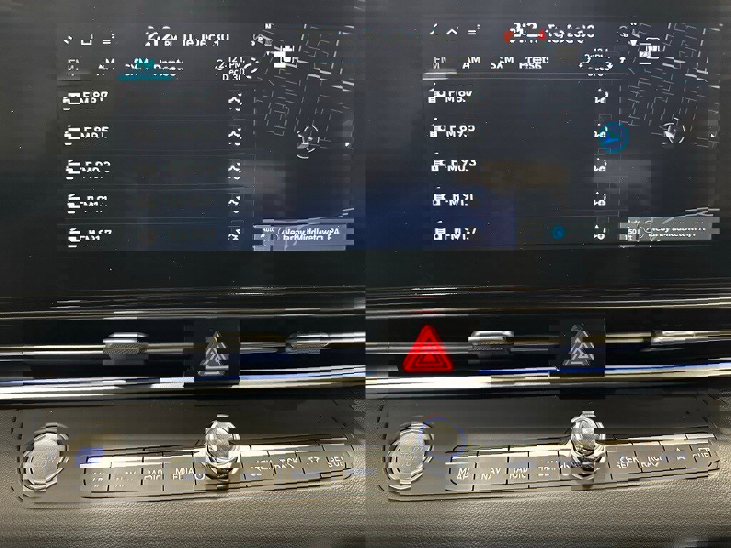 Used 2025 Hyundai Elantra SEL w/ Cargo Package image 29