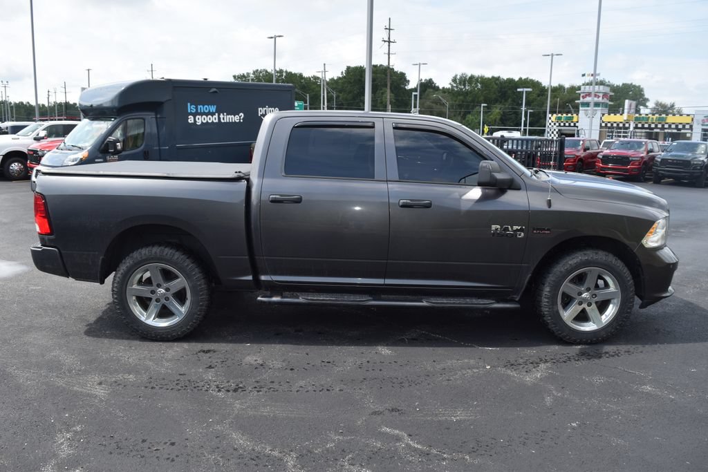 Used 2017 RAM 1500 Express w/ Express Value Package AWD/4WD image 5