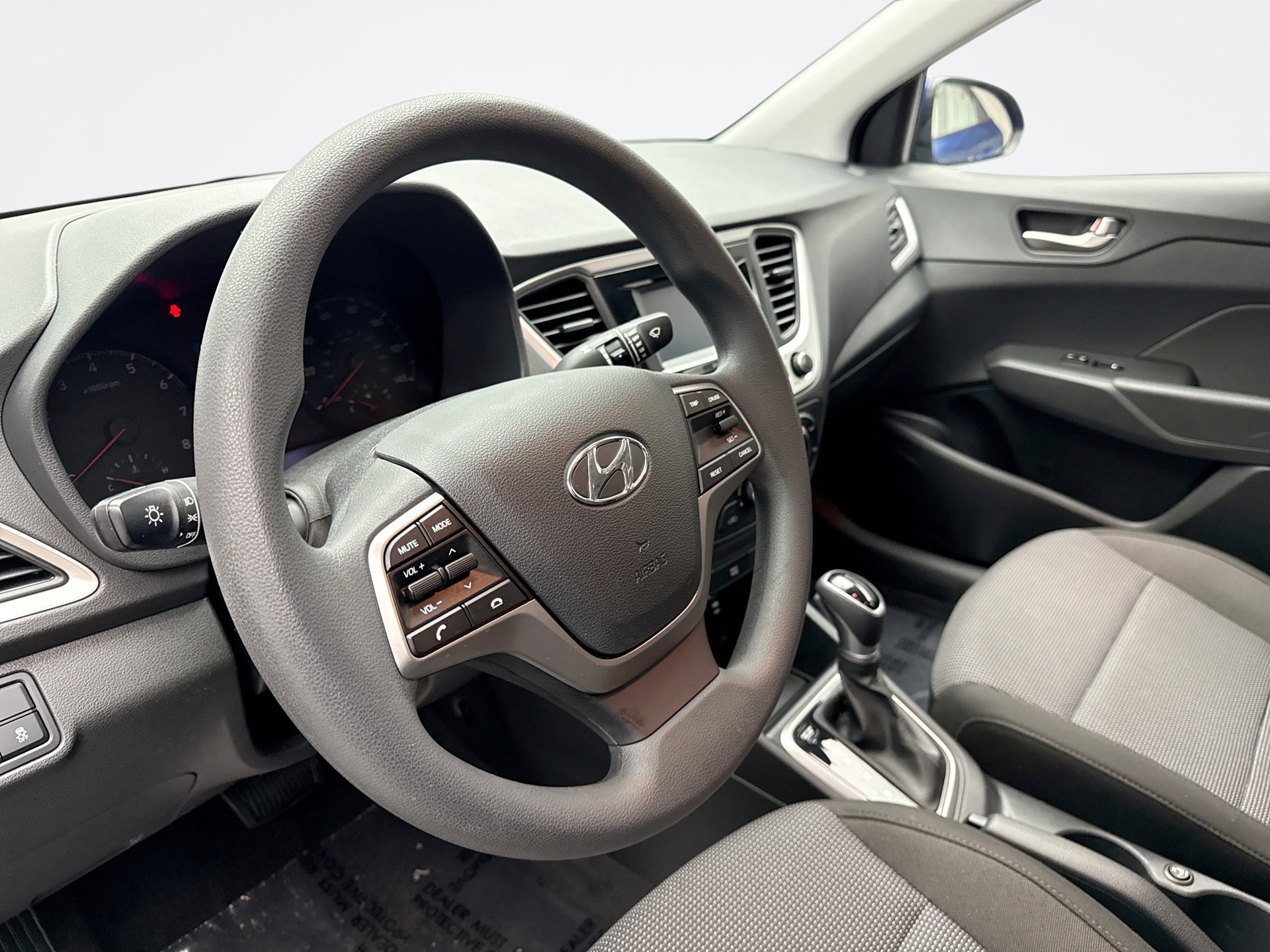 Used 2022 Hyundai Accent SE image 10