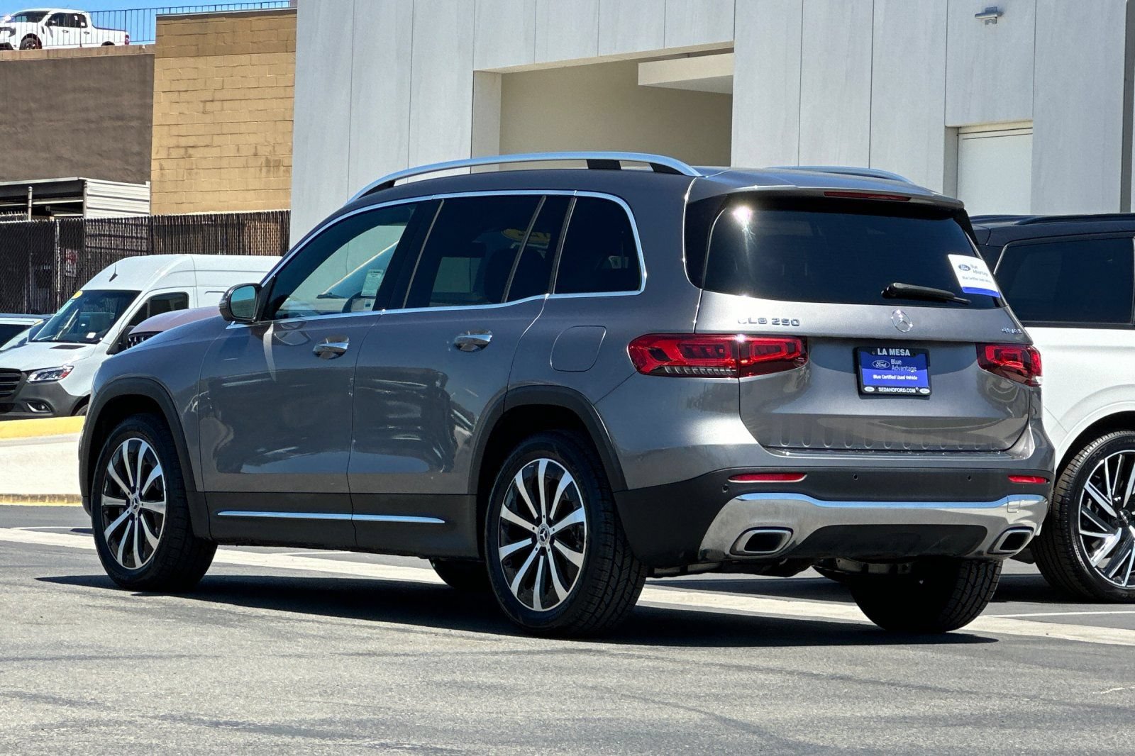 Used 2022 Mercedes-Benz GLB 250 4MATIC image 5