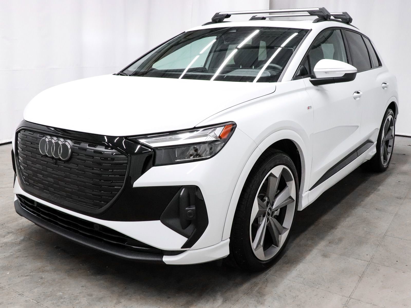 Used 2025 Audi Q4 e-tron Premium Plus w/ Premium Plus image 3
