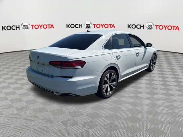 Used 2021 Volkswagen Passat 2.0T SE FWD image 8