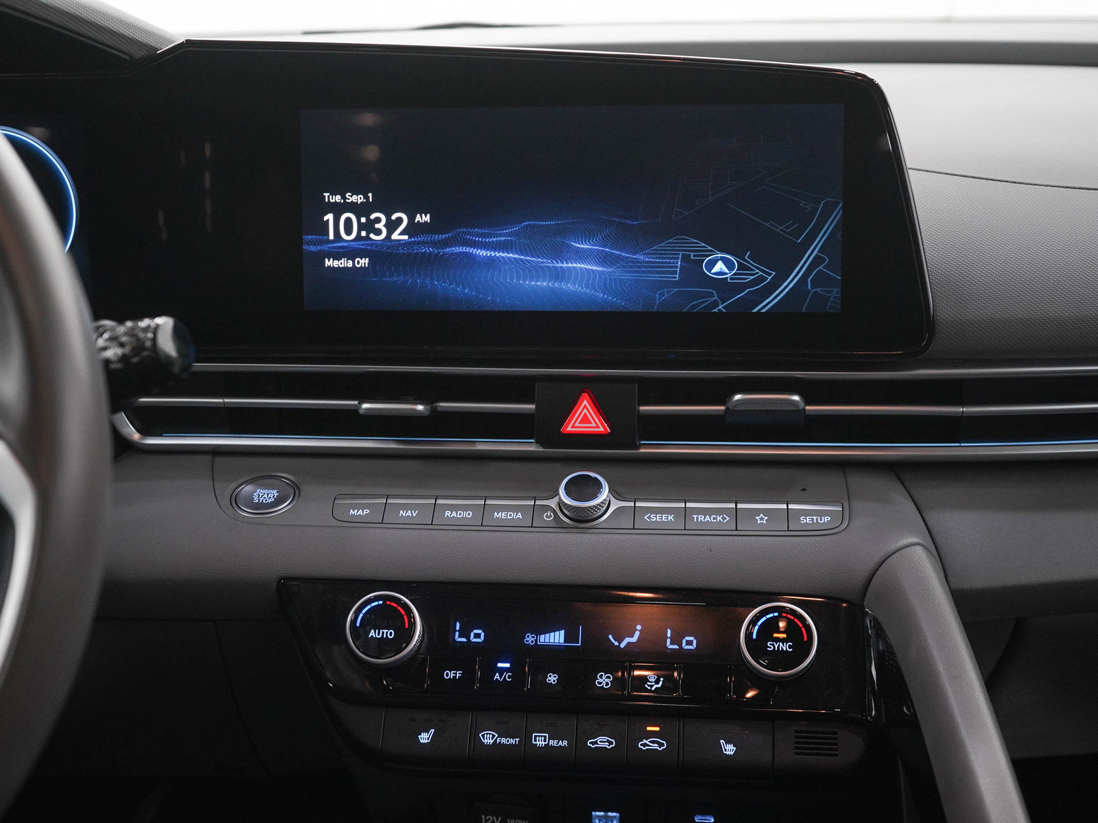 Used 2025 Hyundai Elantra SEL FWD image 16