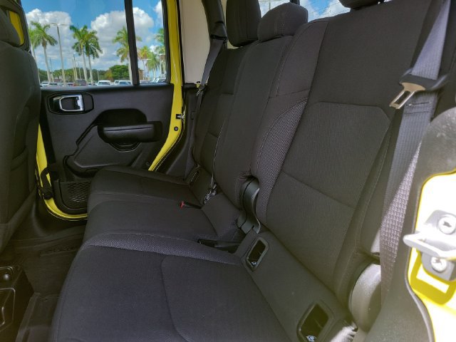 Used 2023 Jeep Gladiator Sport AWD/4WD image 16