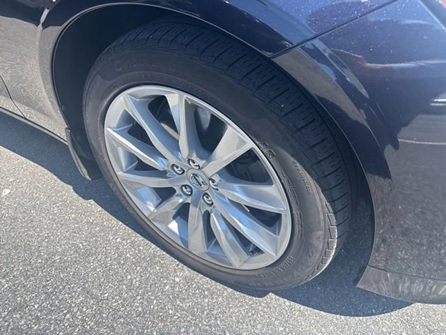 Used 2017 Volvo S90 T6 Momentum w/ Vision Package AWD/4WD image 4