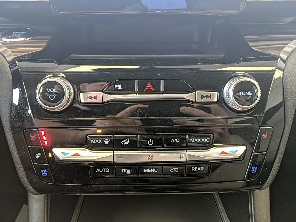 Used 2023 Ford Explorer Limited w/ Equipment Group 301A image 22