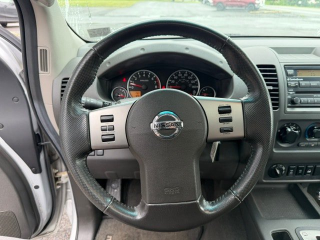 Used 2006 Nissan Frontier NISMO w/ (J01) Sunroof Pkg AWD/4WD image 19