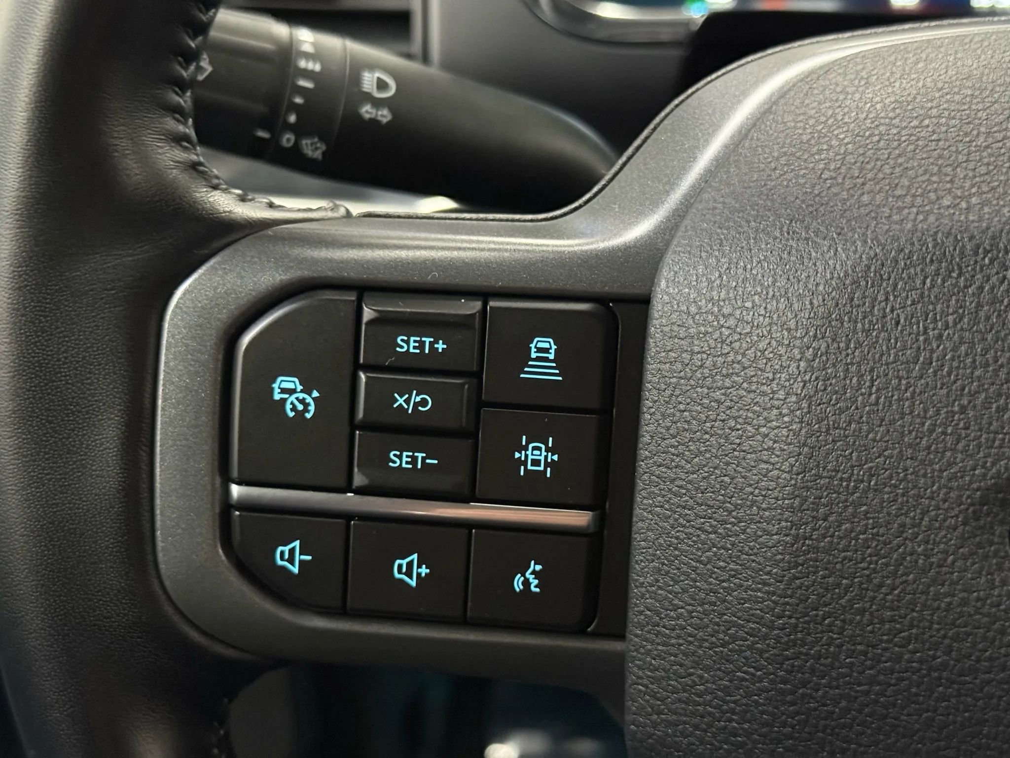 Used 2021 Ford F150 Lariat w/ Trailer Tow Package image 21