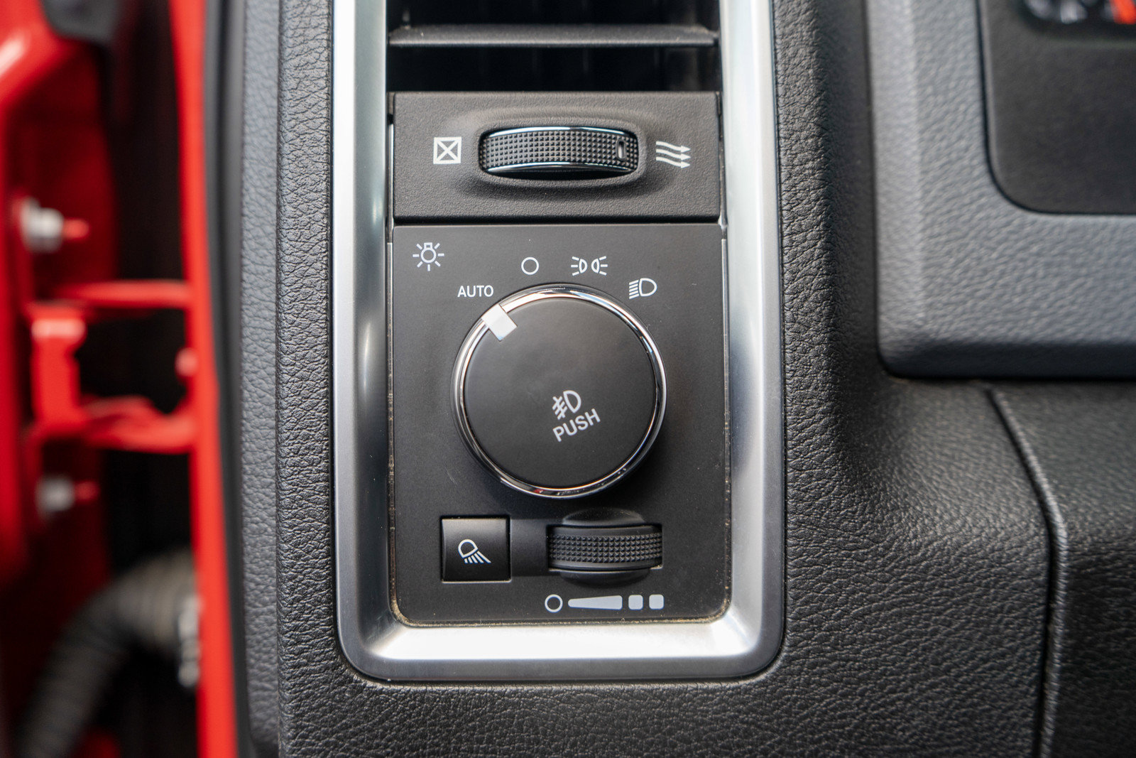 Used 2019 RAM 1500 Classic Warlock AWD/4WD image 15