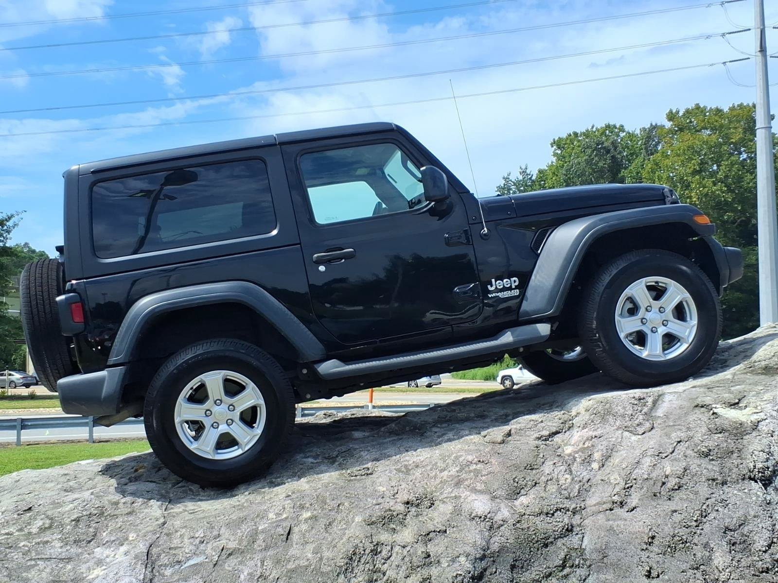 Used 2018 Jeep Wrangler Sport AWD/4WD image 7