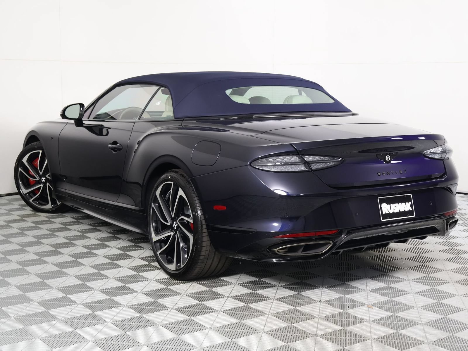 New 2026 Bentley Continental GTC AWD/4WD image 3